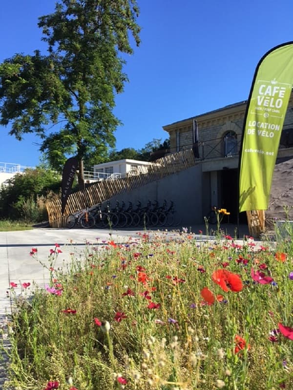 cafe-velo-exterieur-destination-agen-tourisme