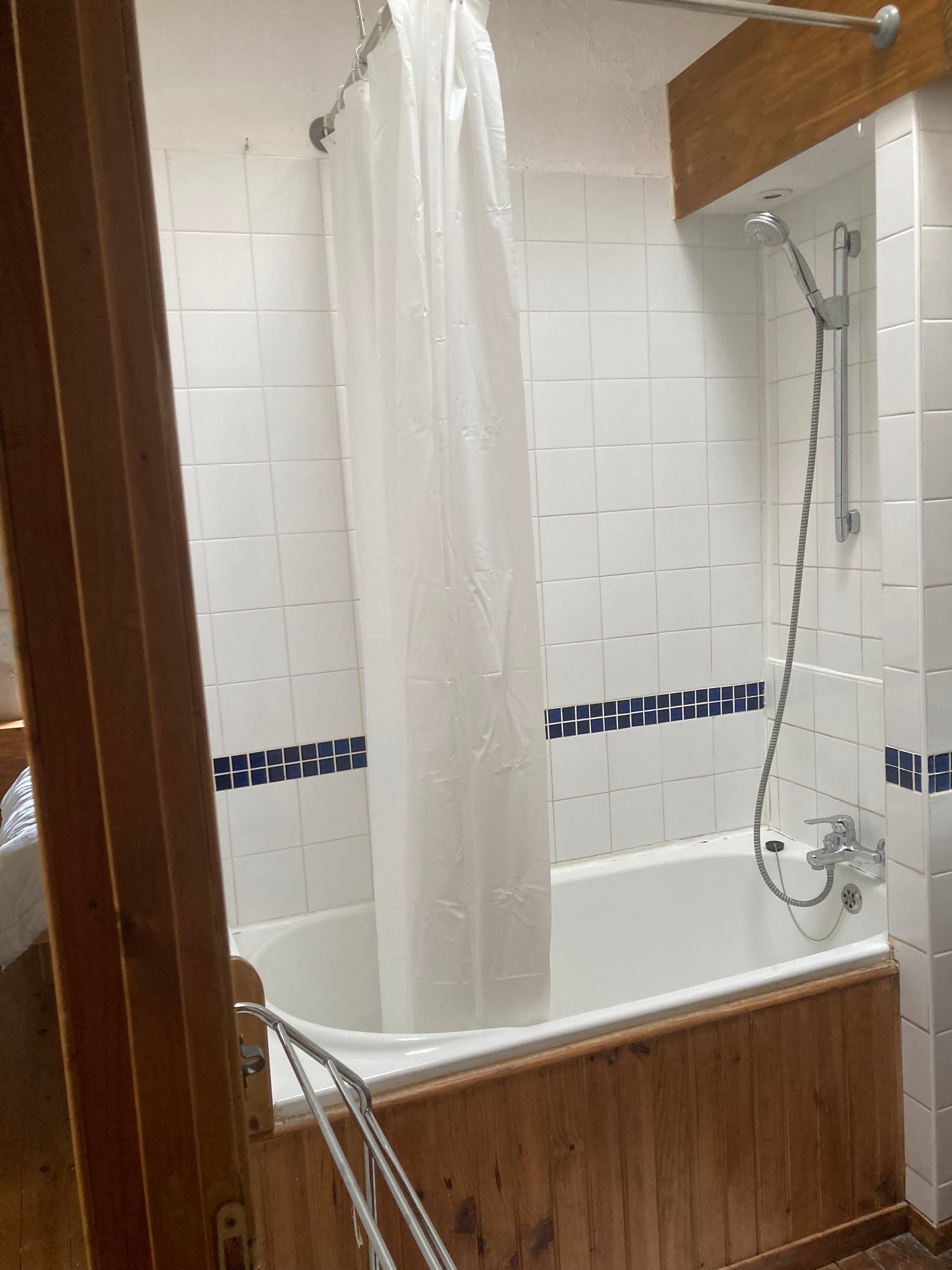 Salle bains /WC avec baignoire