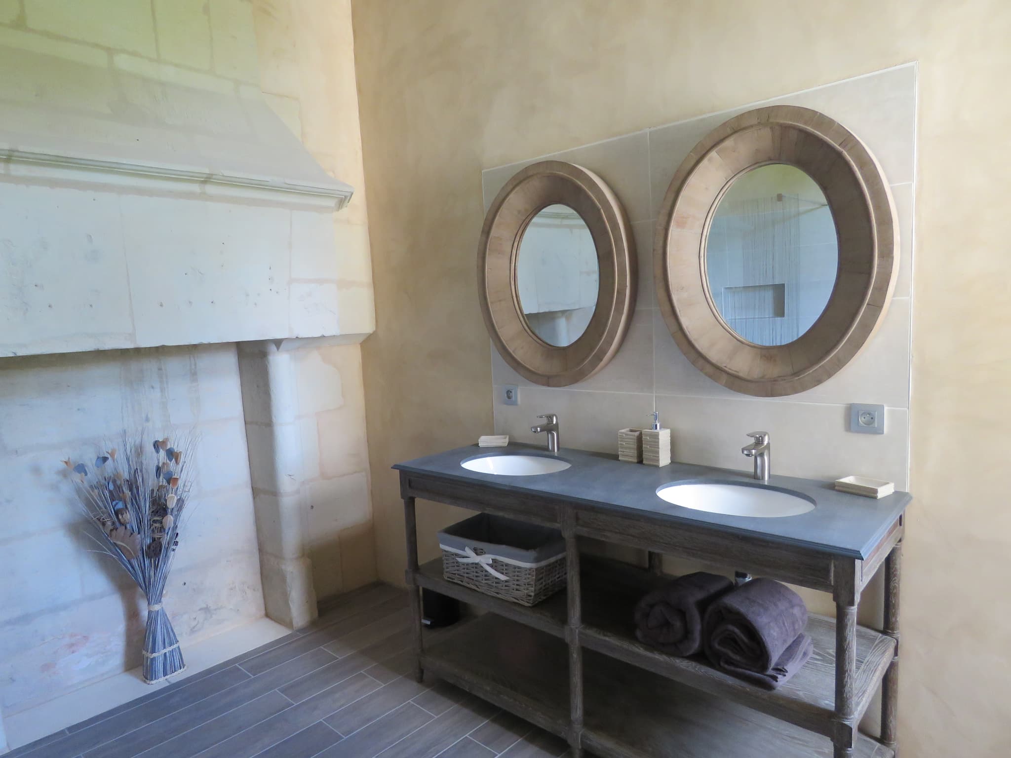 05-Salle de bain-Manoir de Chandoiseau_2021