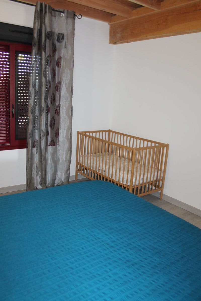 Chambre 1 avec lit bébé
