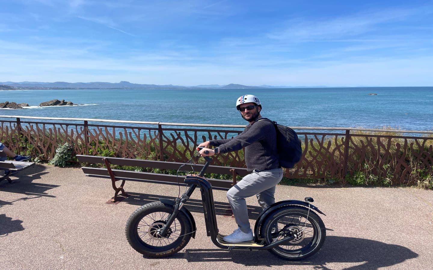 Trottinette près de l'océan