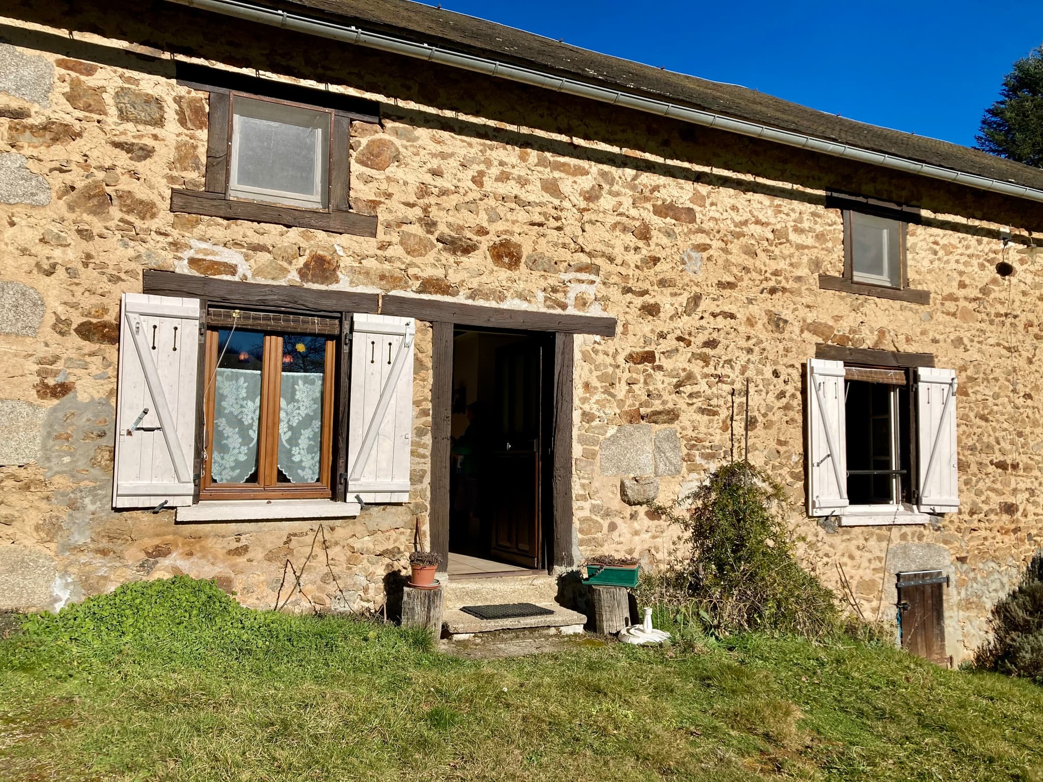 Extérieur meublé de Lafaux