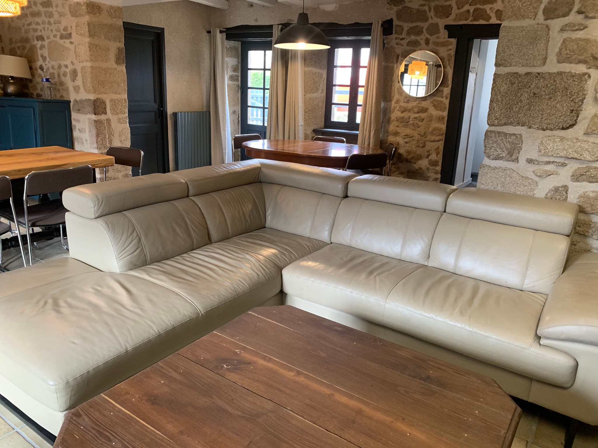 Vacances-au-lac-de-saint-pardoux-gite-14-personnes