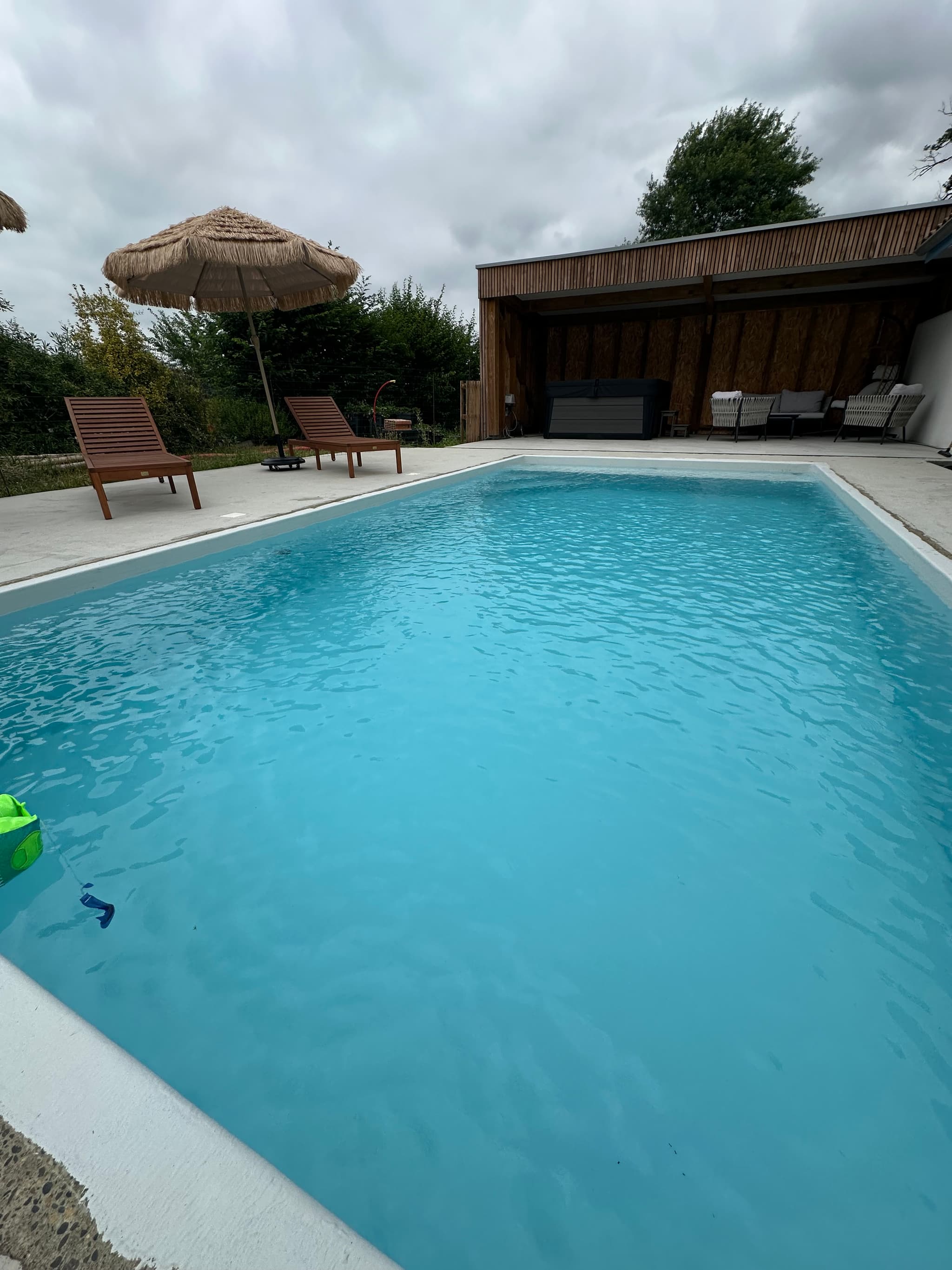 Piscine partagée du Gîte Quilleret à Haut Mauco avec Gites de France Landes