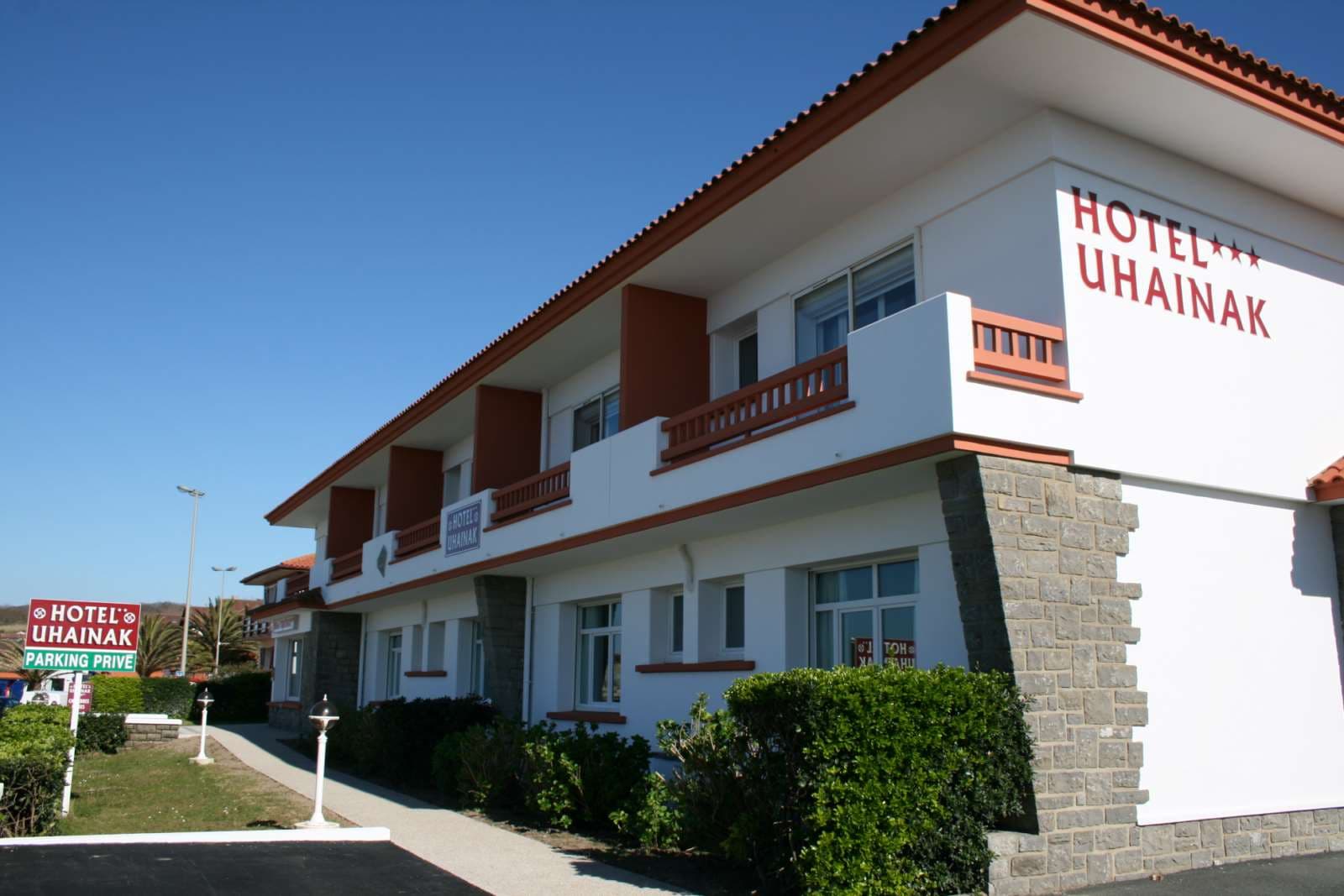 Hôtel Uhainak - Facade