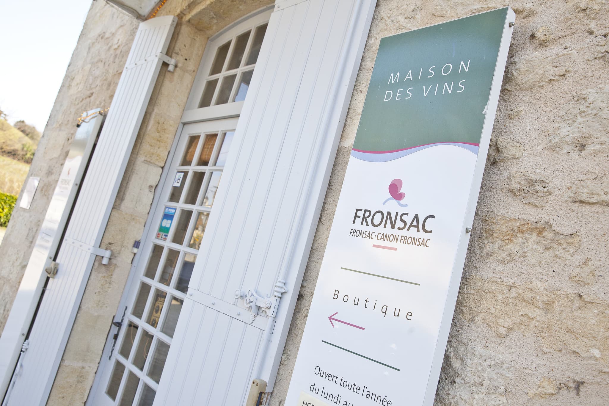 maison des vins fronsac - entrée