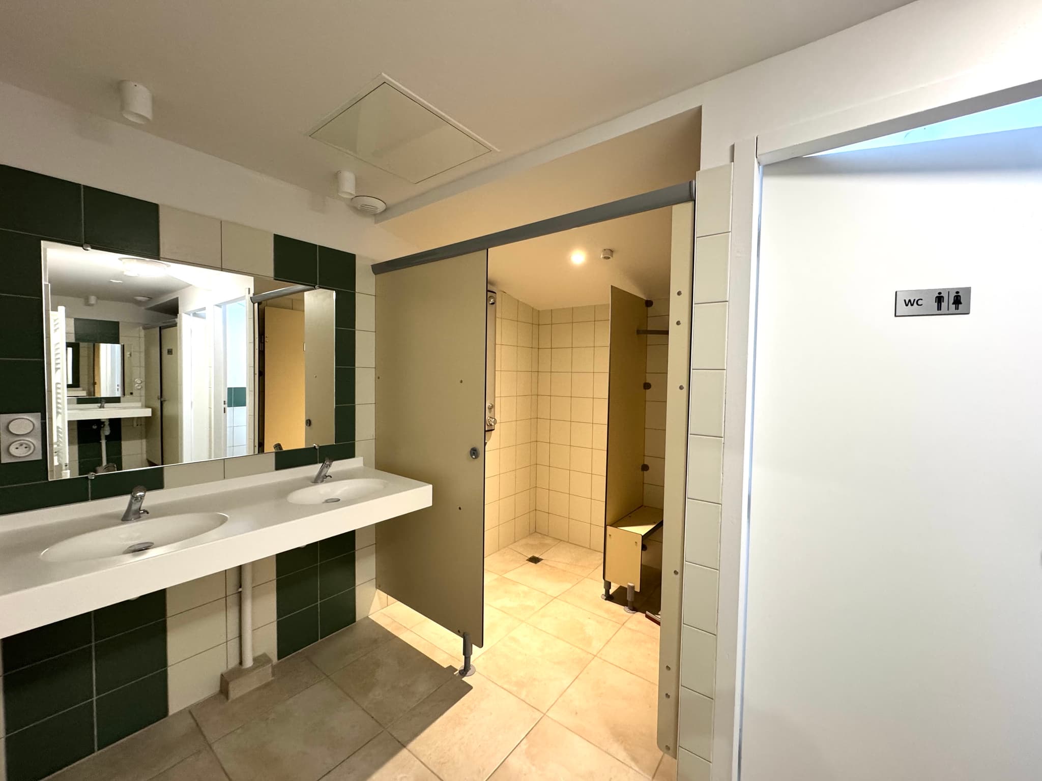 Sanitaires du Refuge d'Issarbe