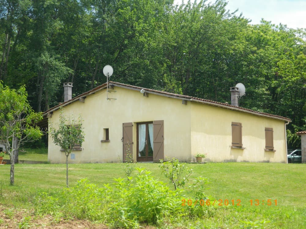 Location Jaky