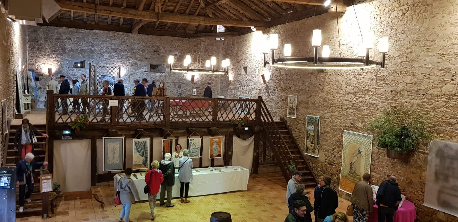 Intérieur de la Grange Médiévale de Brie