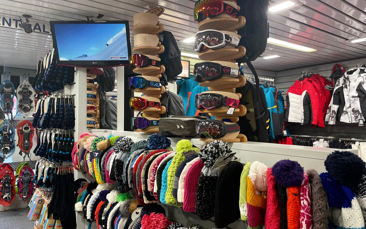 Vêtements et accesoires - Intersport à La Pierre Saint-Martin