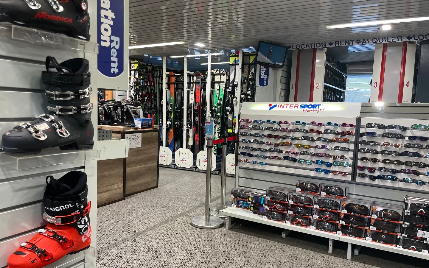 Vente de matériel et d'accessoires - Intersport La Pierre Saint-Martin
