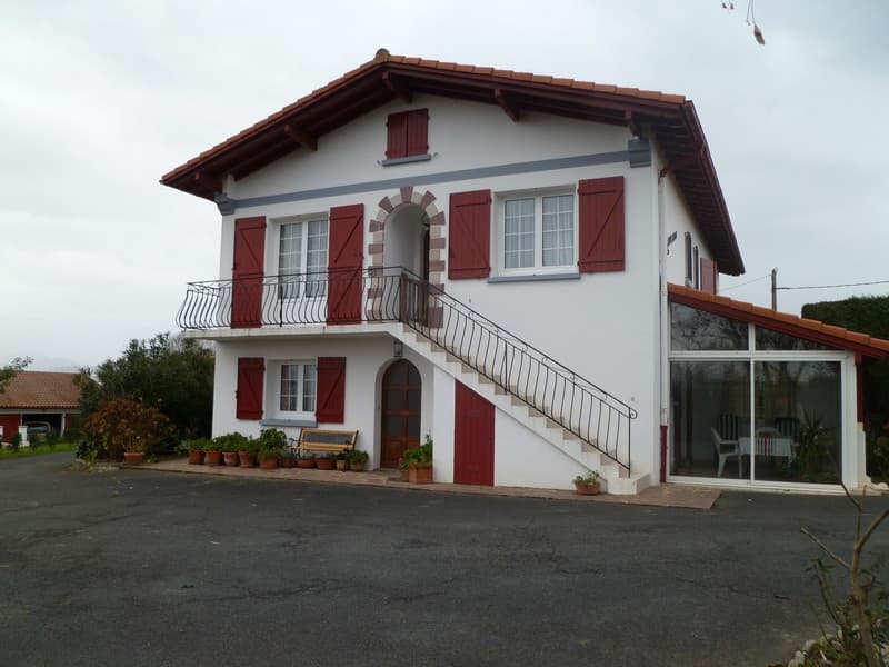 Ithourria facade1