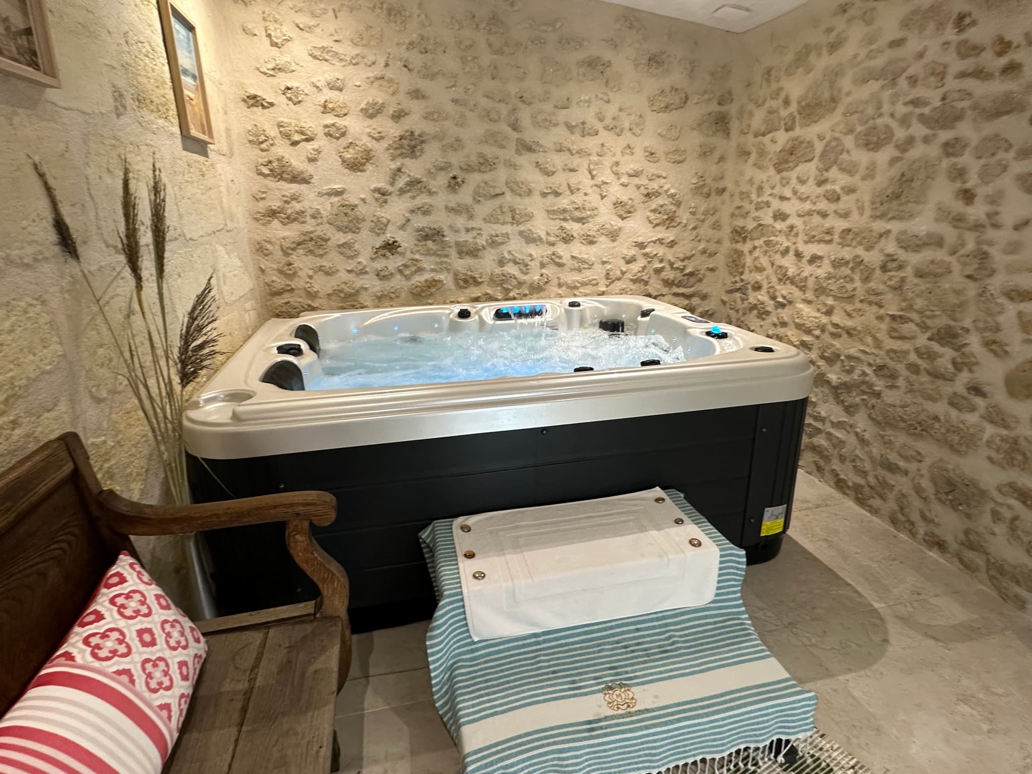 JEROBOAM-ESPACE-SPA