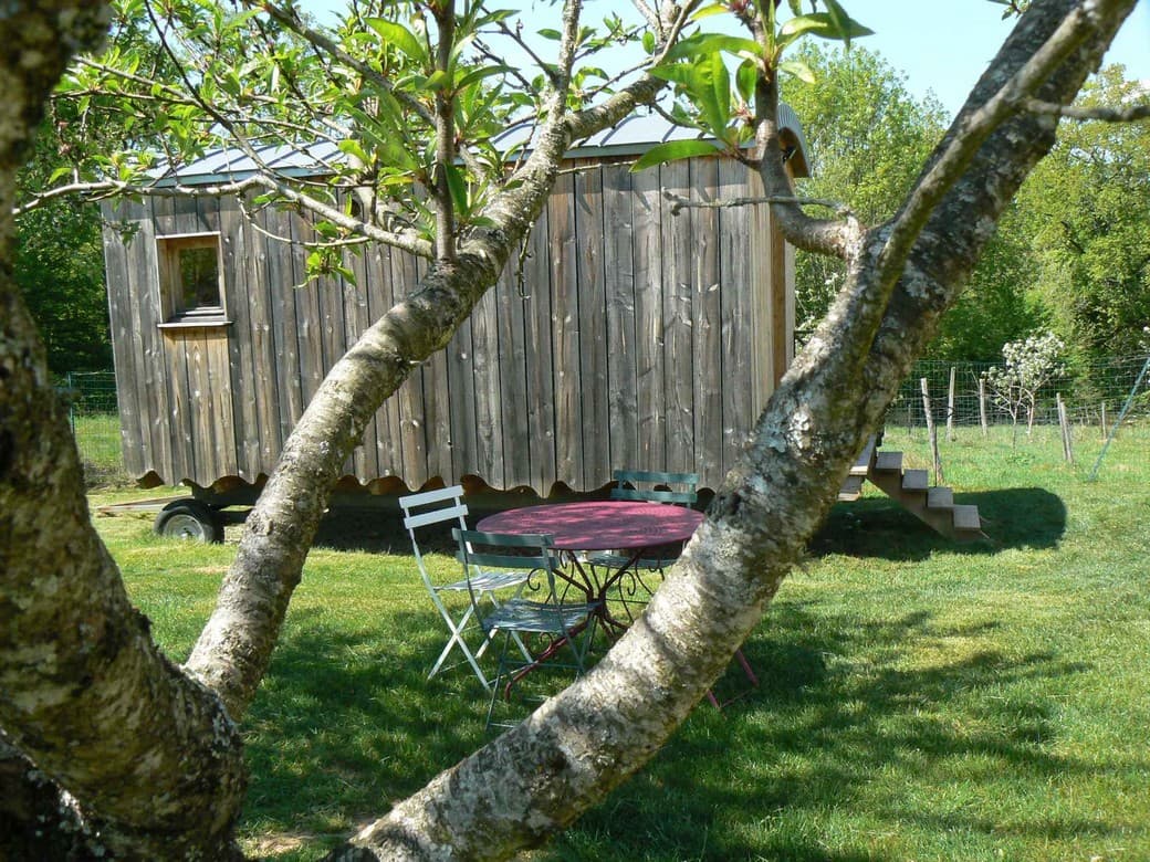 JardinDeBeyssin-PuyD'arnac_roulotte_1