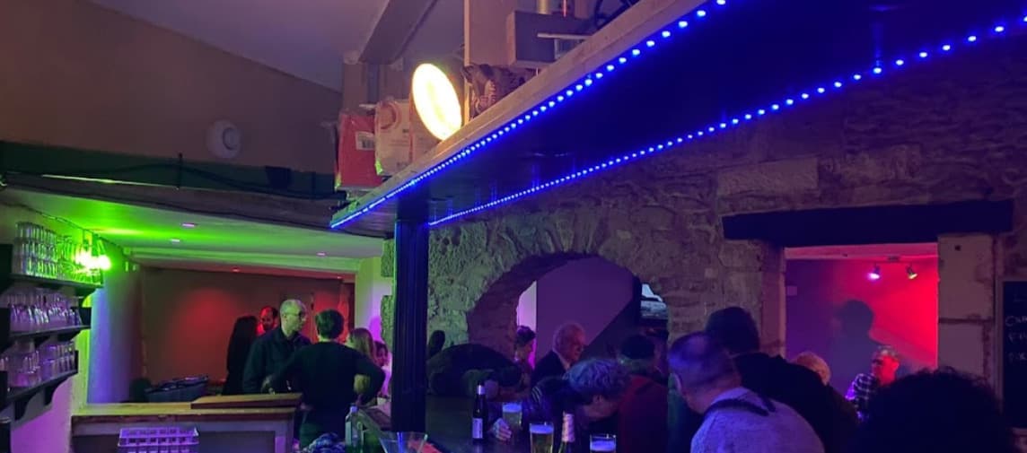 L'art Scène Bar