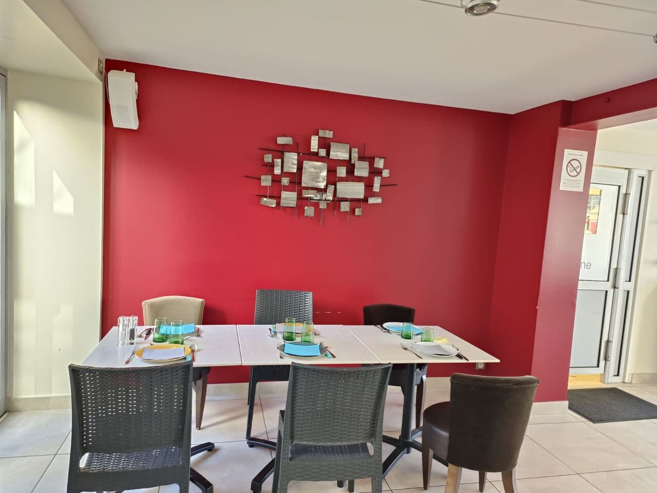 LA-TABLE-DES-SENS-1-jpg
