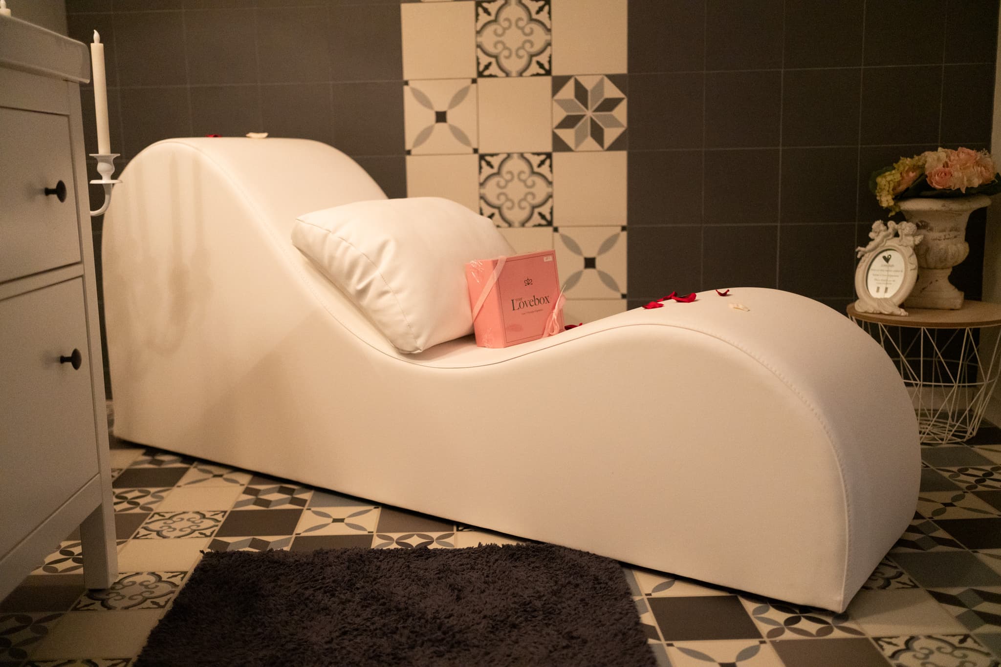 love sofa