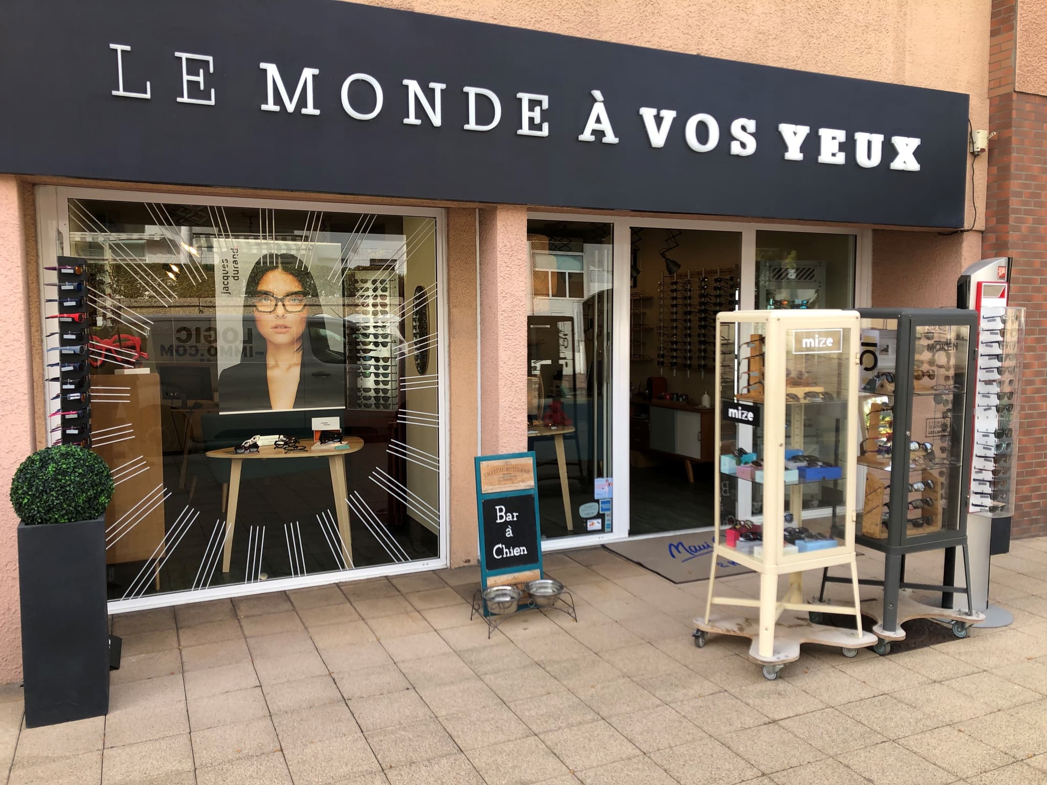 LE MONDE A VOS YEUX 2