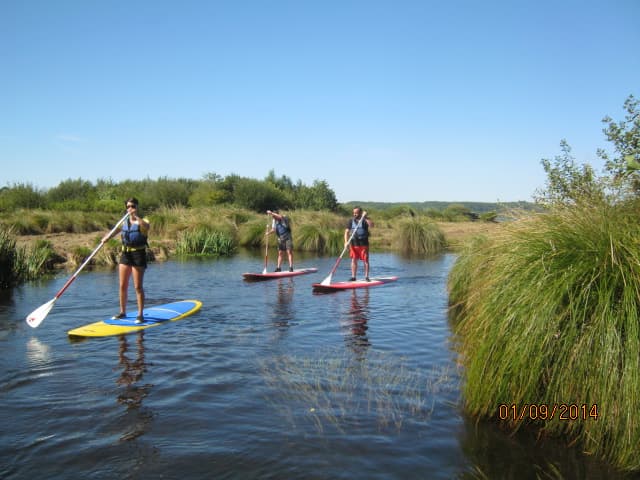 LEON-Canoe-surfing--5-