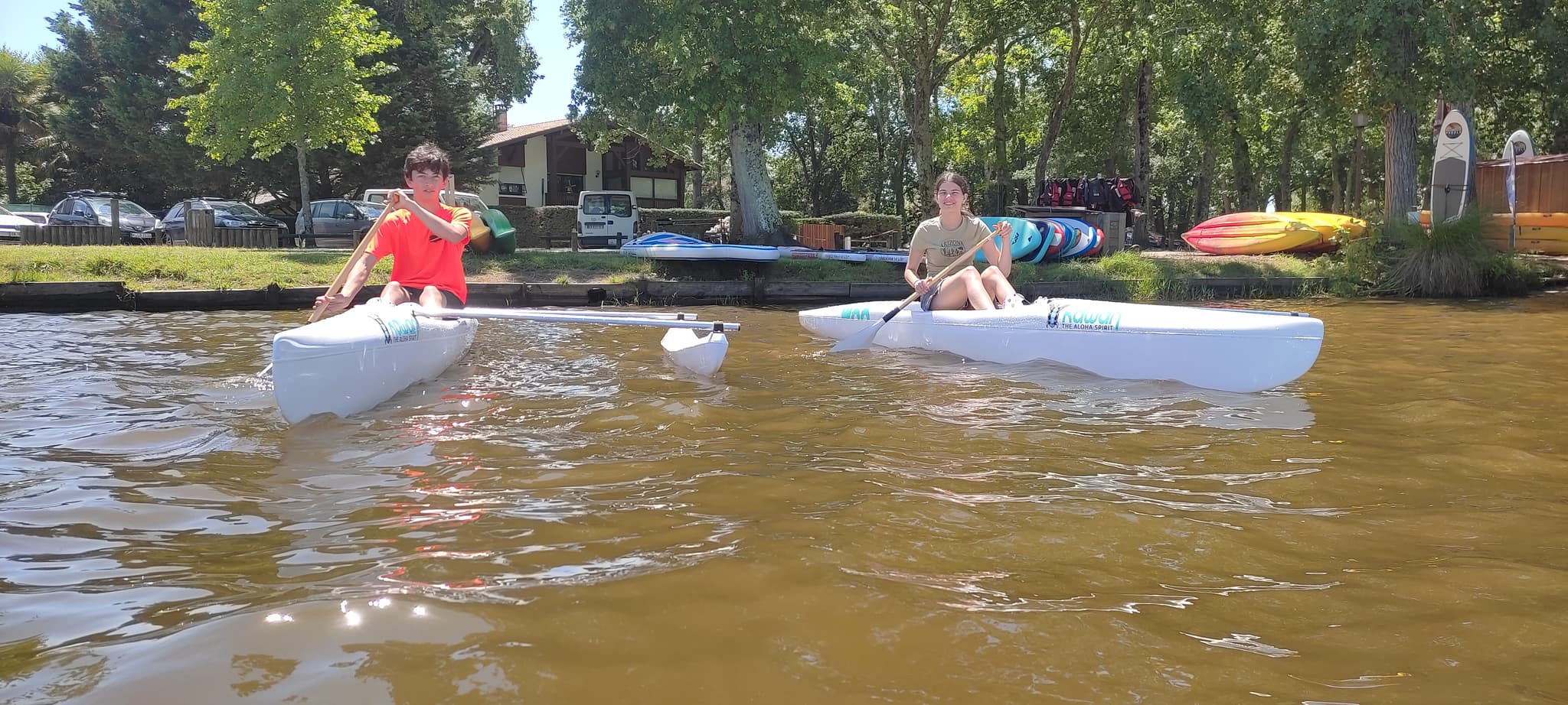 LEON_Canoe surfing