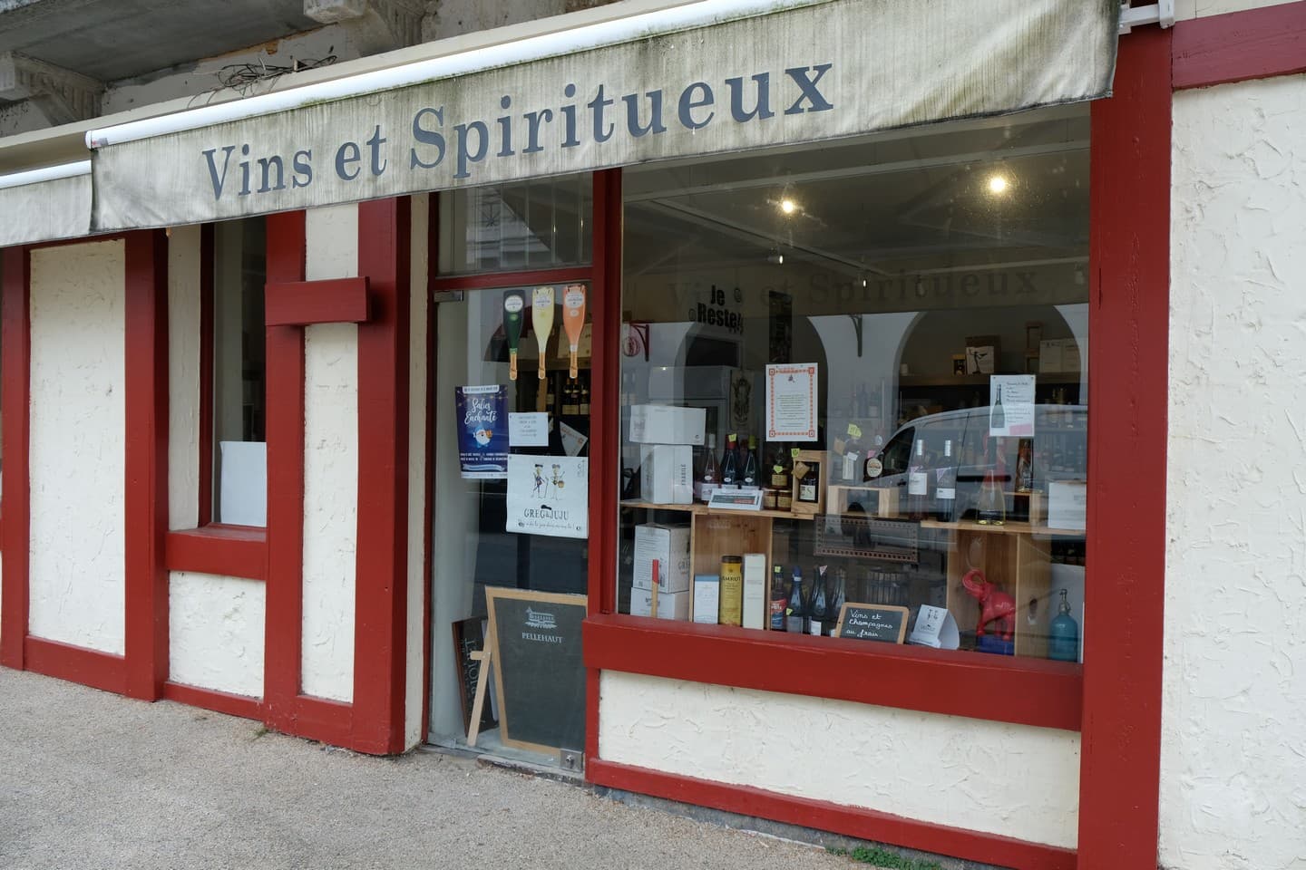 LES NOUVELLE CAVES LARQUIER