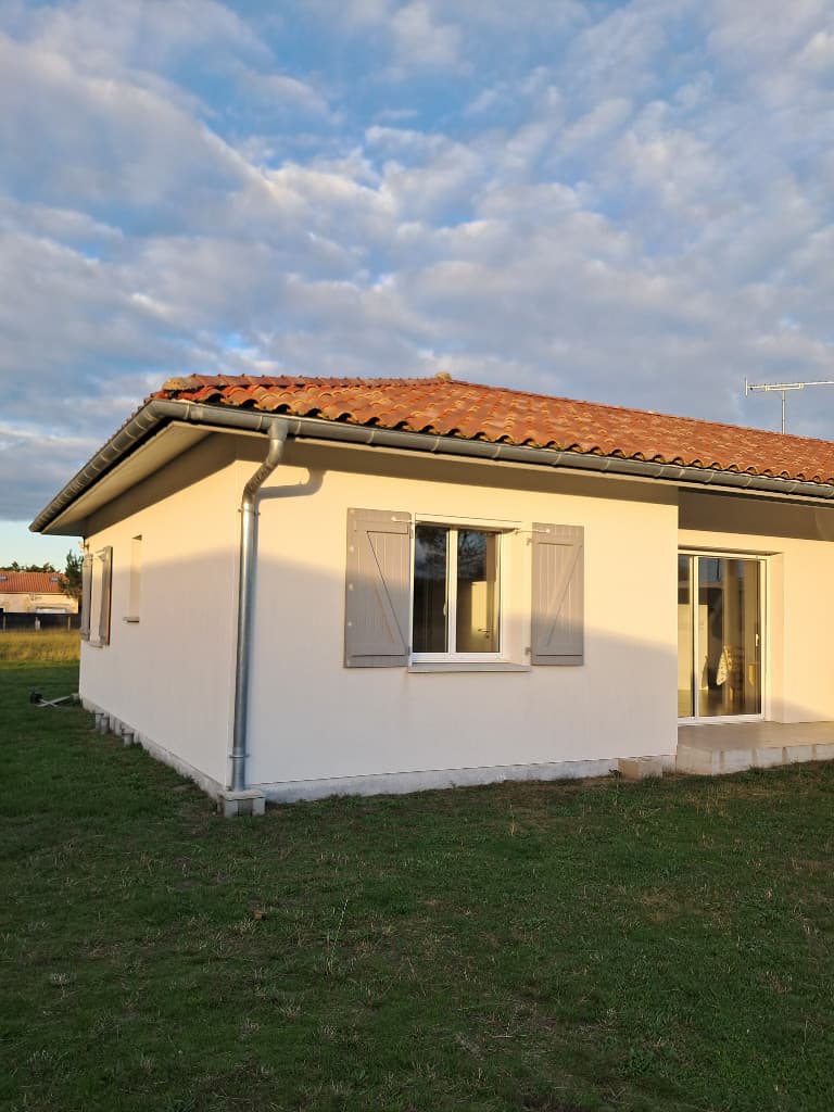 LIT_Fourgs_Maison_ext2