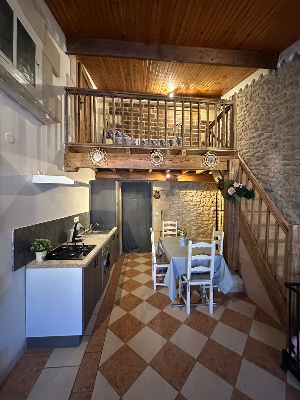 LOCATION EL MADANI MOULIS EN MEDOC