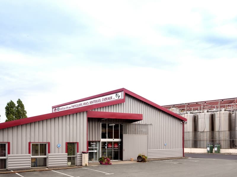 LOCAUX PUGNAC
