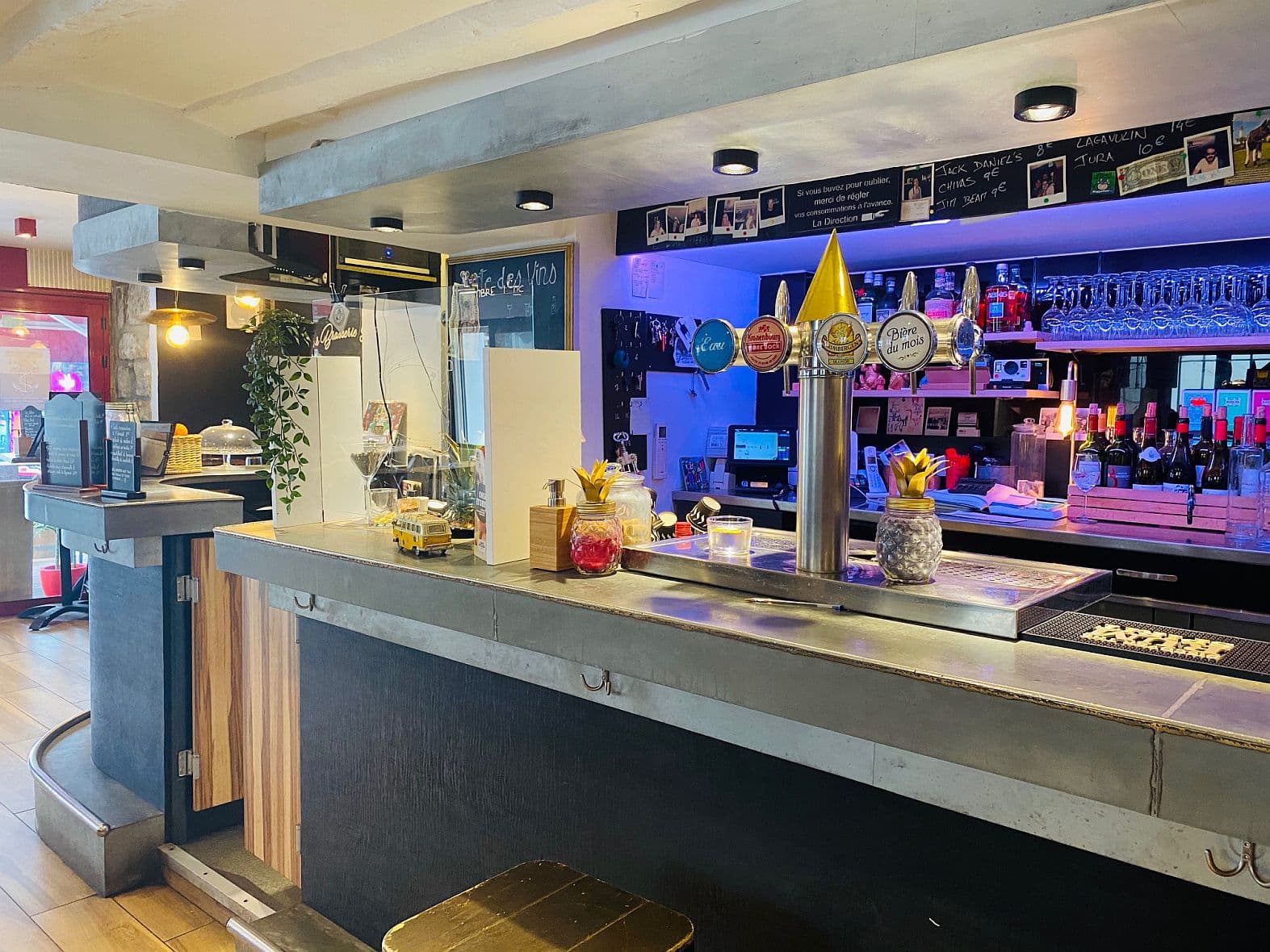 La Marine Biarritz  comptoir