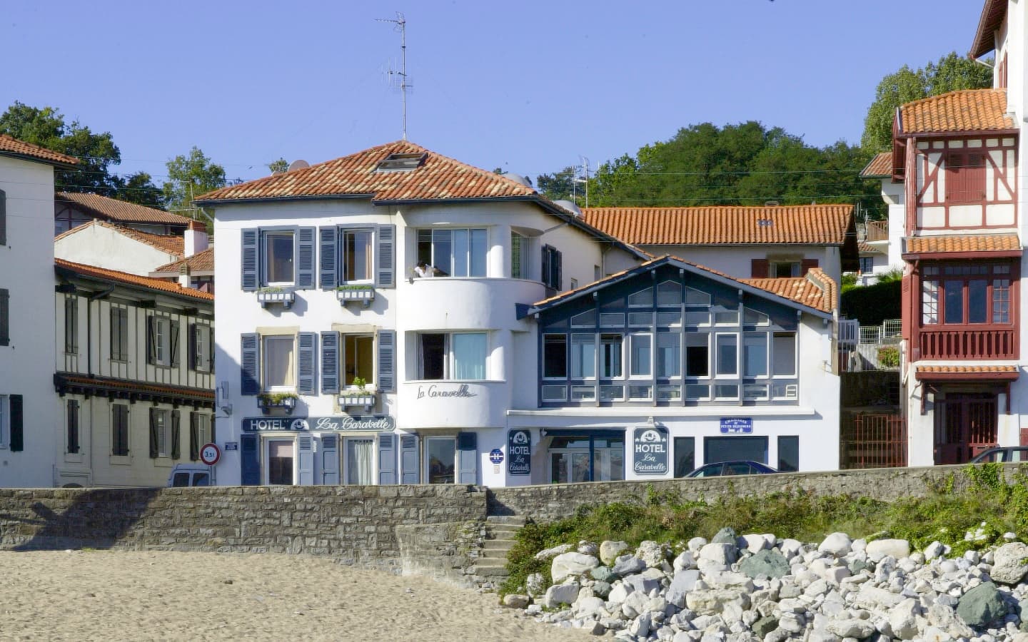 Facade Hôtel La Caravelle