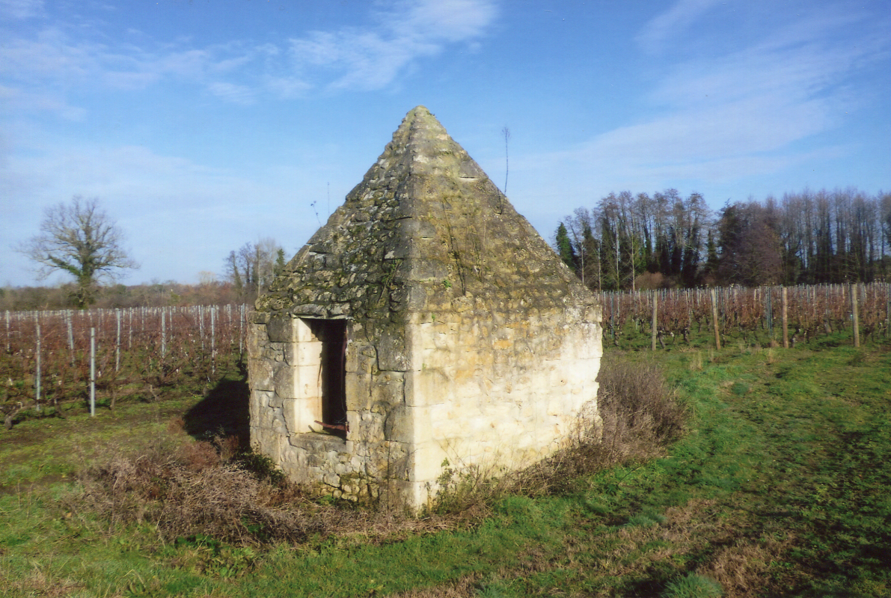 La fontaine du château d'Escot