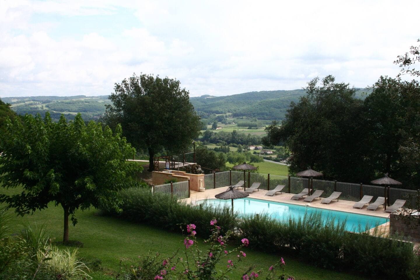 La vue et la piscine