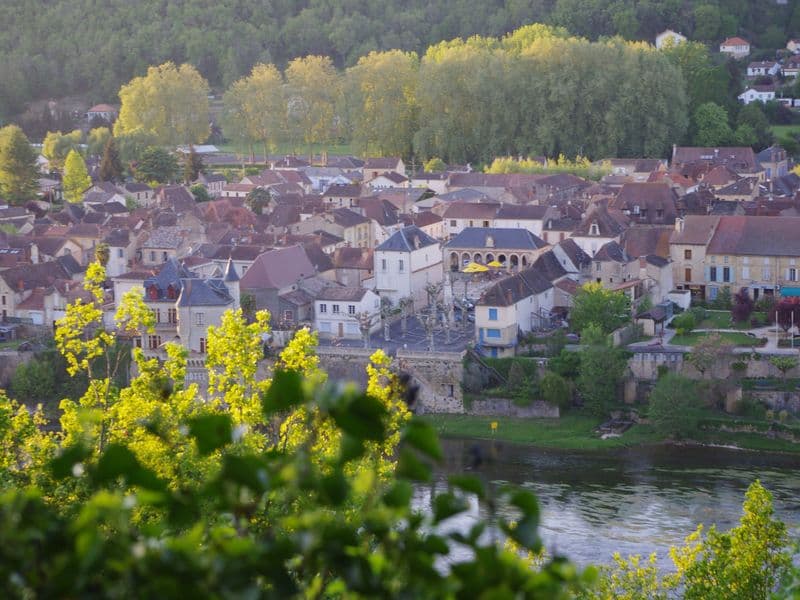 Lalinde bastide anglaise en bord de rivière