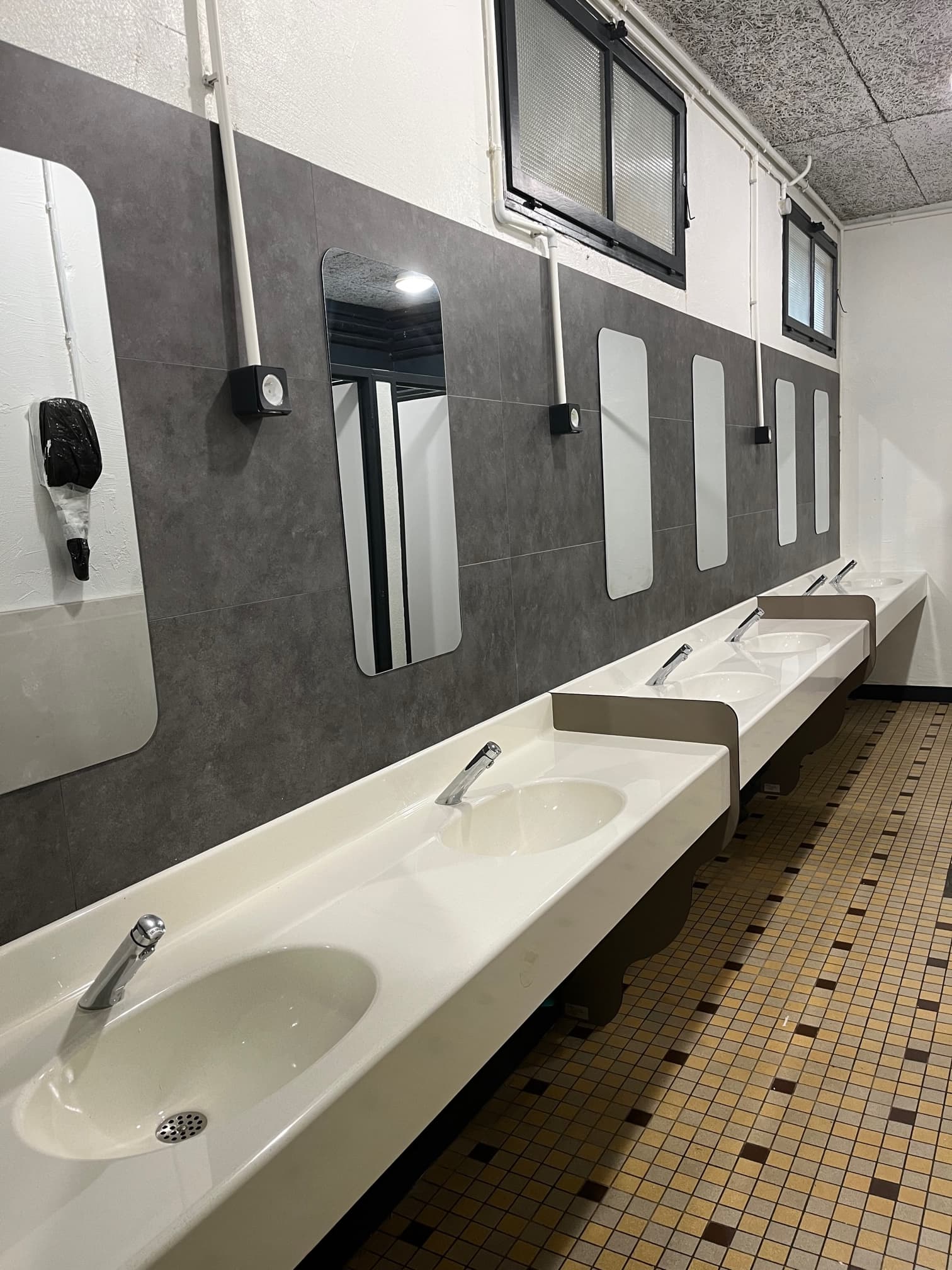 Lavabo sanitaire camping