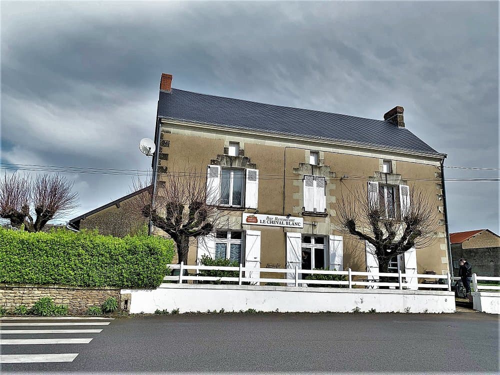 Le Cheval Blanc