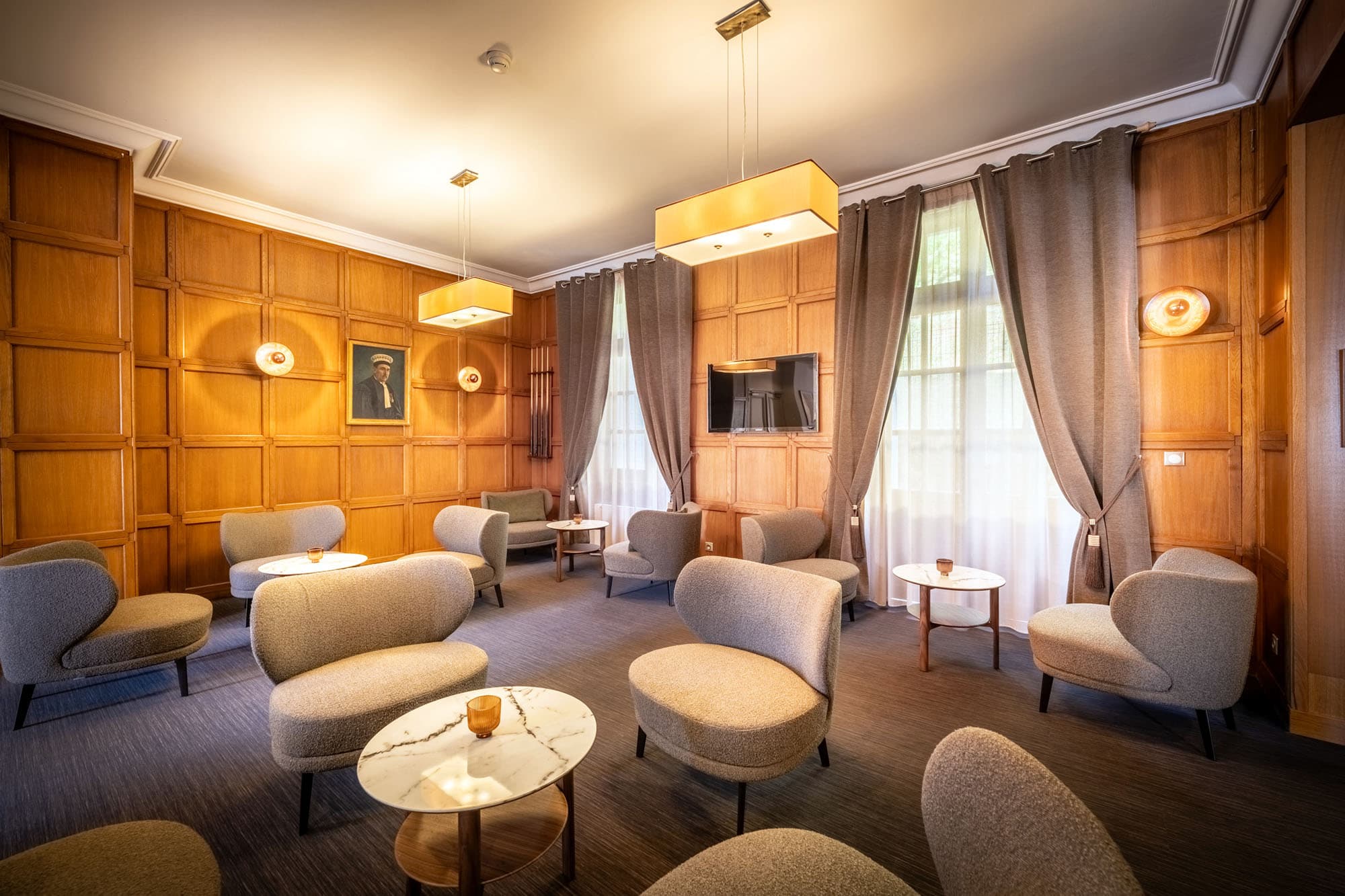 Bar lounge