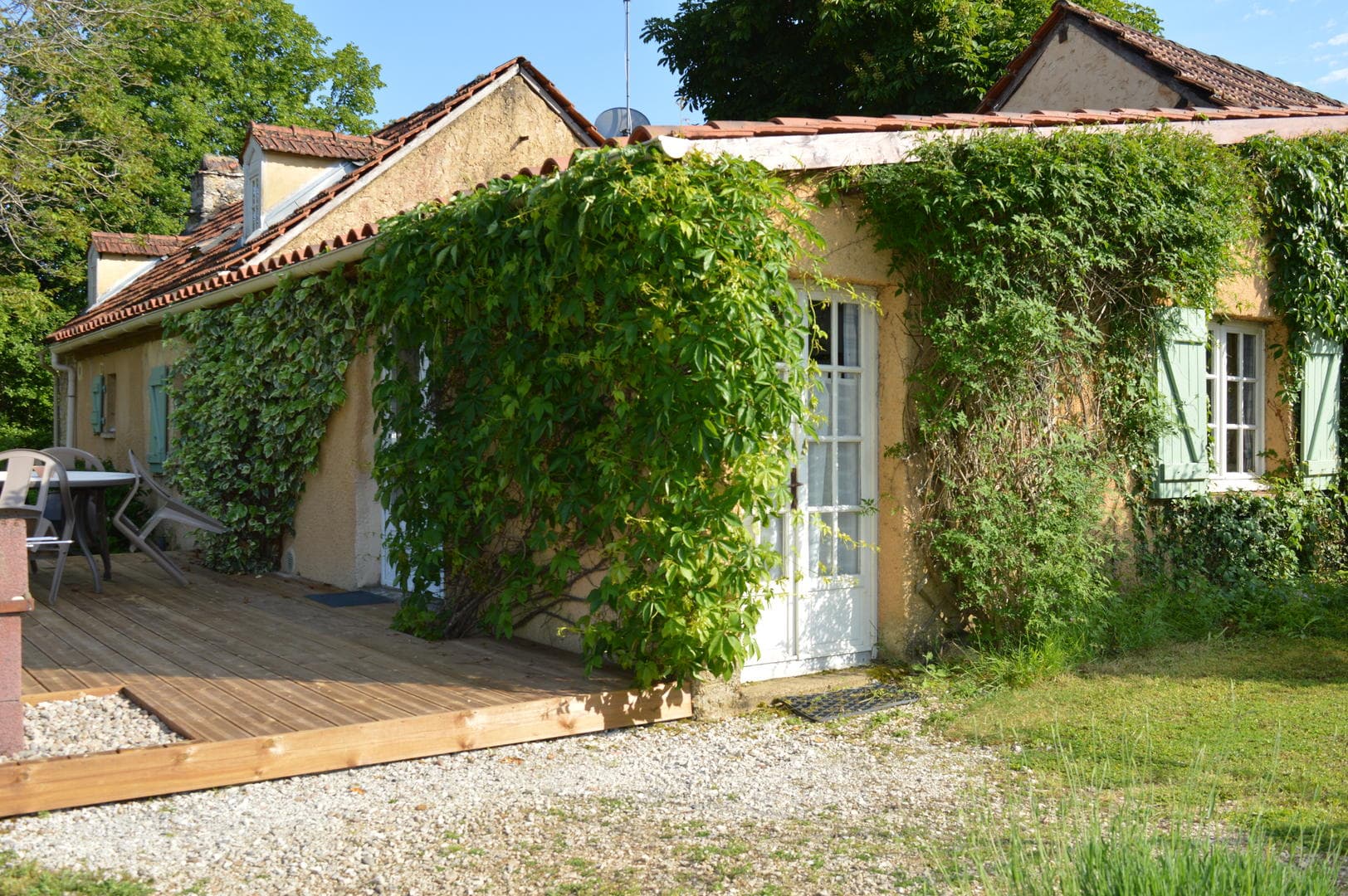 Le-domaine-des-crouquets-exterieur-gite