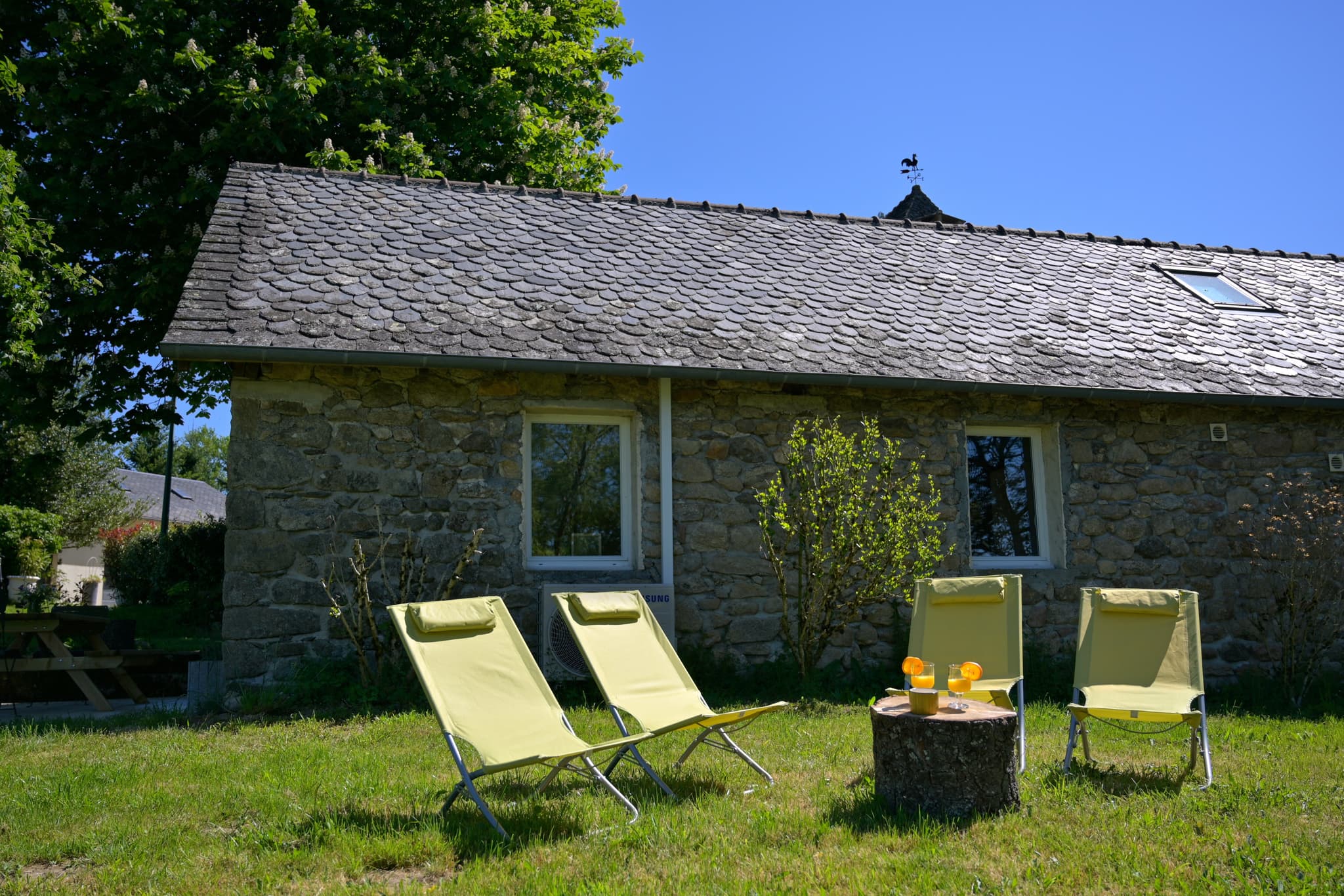 Le gite la Bergerie coté jardin_2