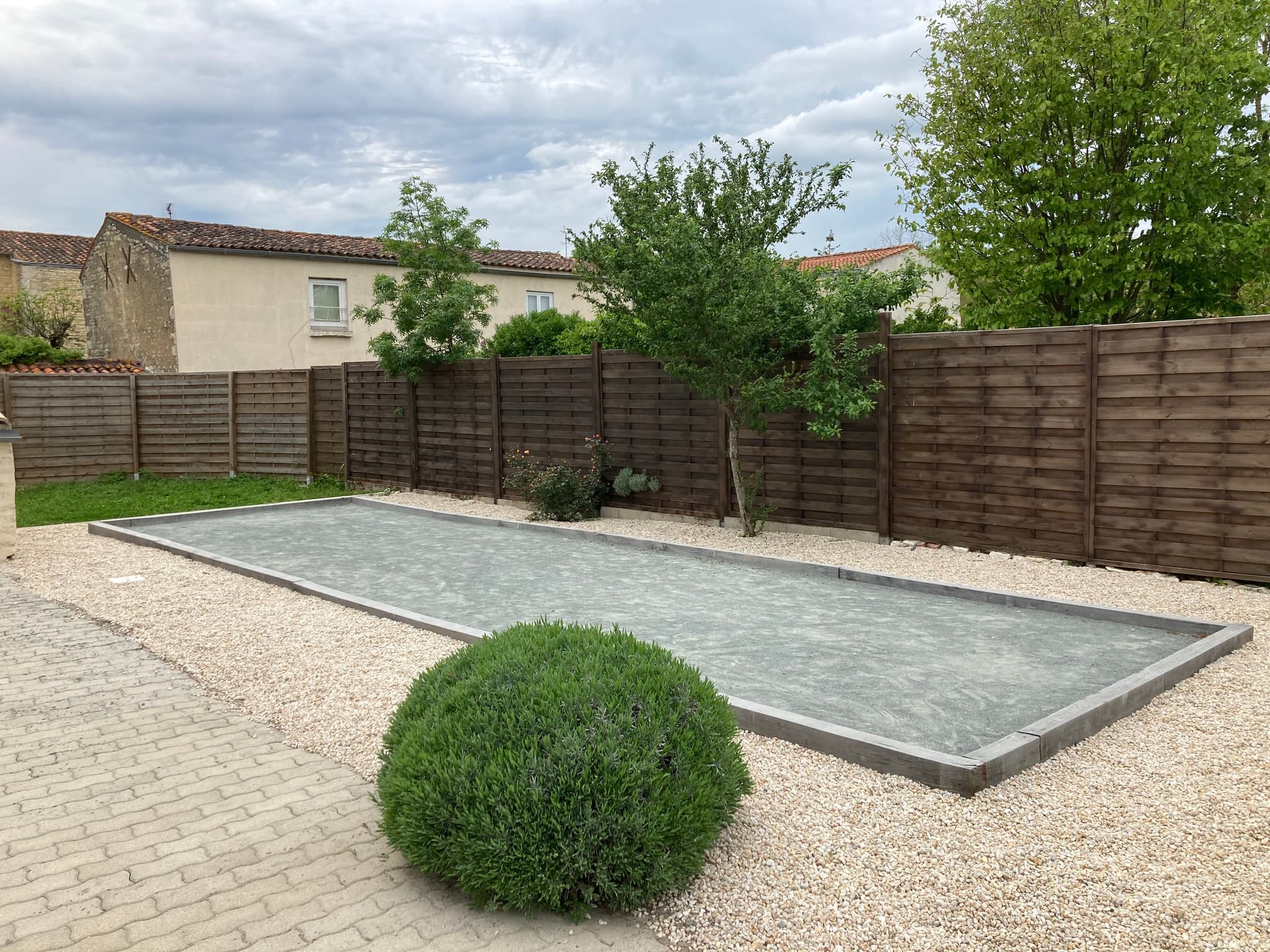 Le terrain de pétanque
