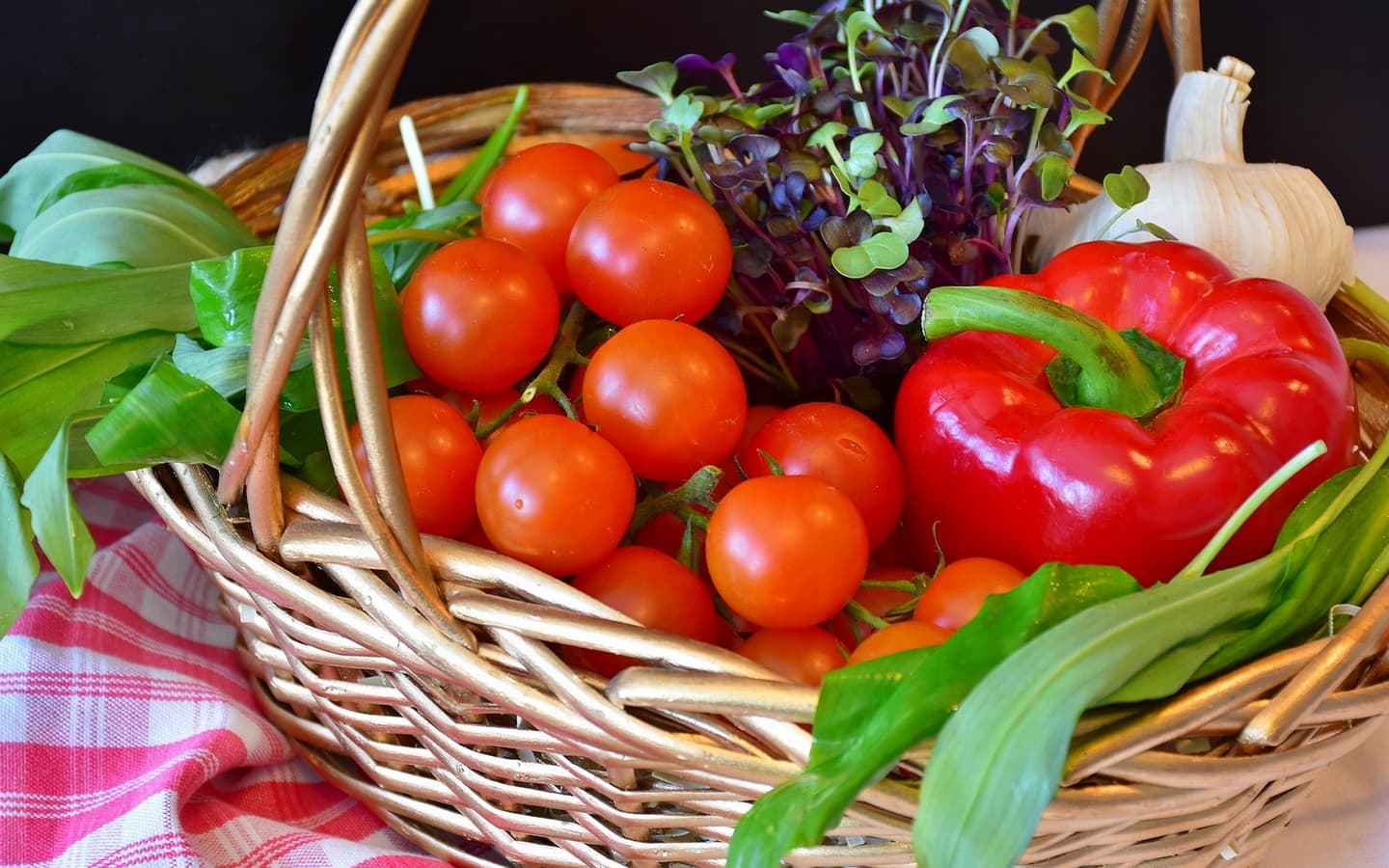 Légumes du marché dans panier©Pixabay