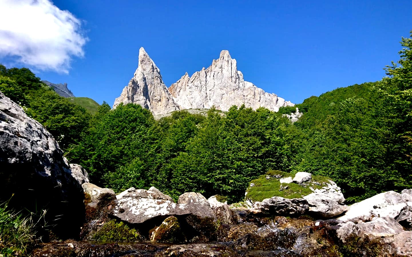 Les aiguilles d'Ansabère à Lescun