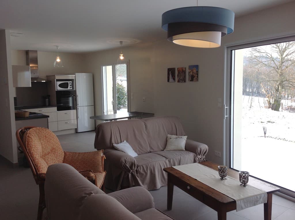 LocationLaChabanarFAVEDE-Aubazine_espaceSalon_9