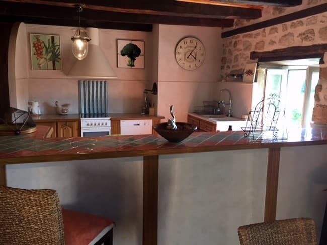 LocationVIGNAIS-Queyssac-les-Vignes_cuisine_16