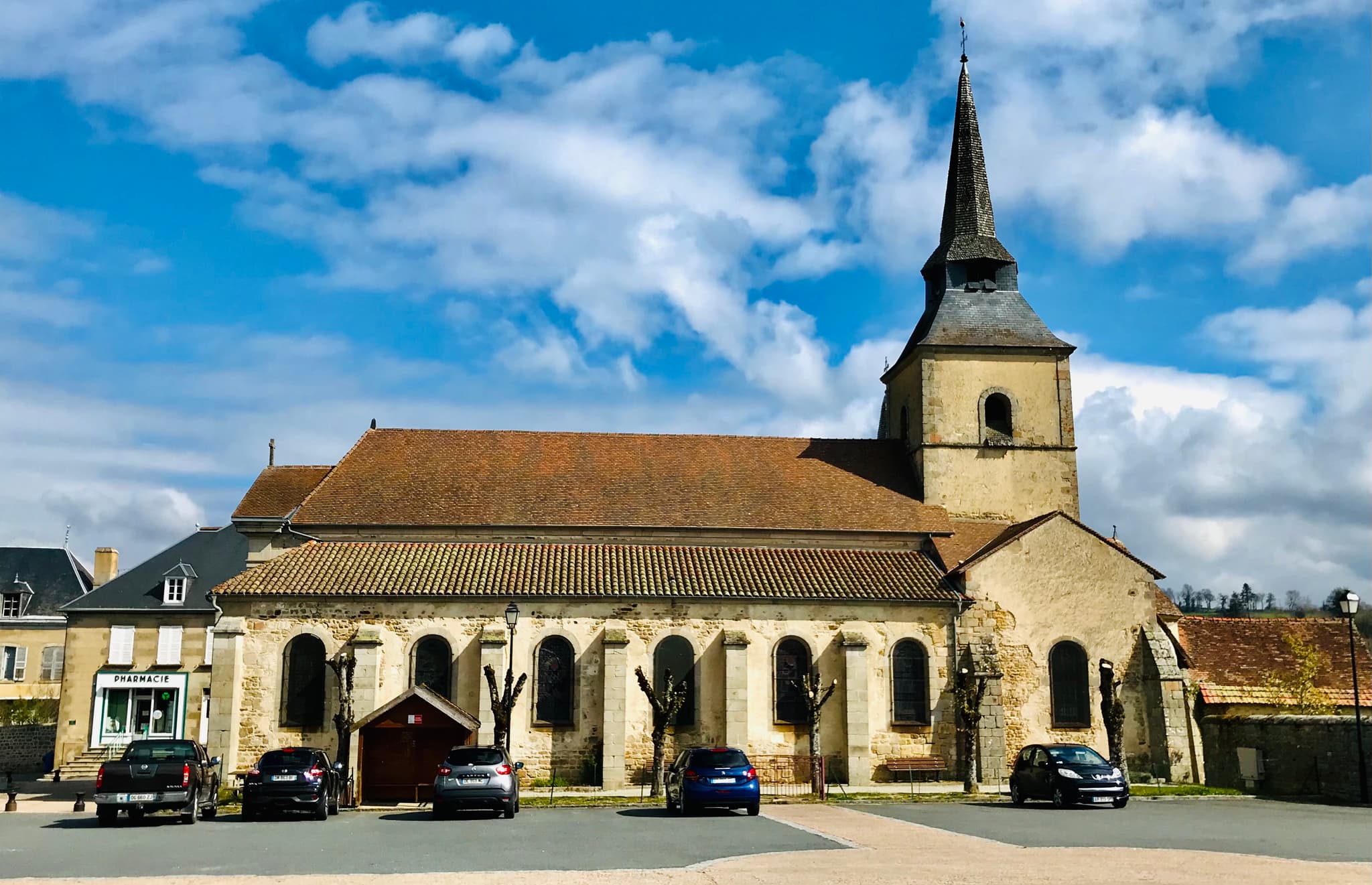MAINSAT_Eglise