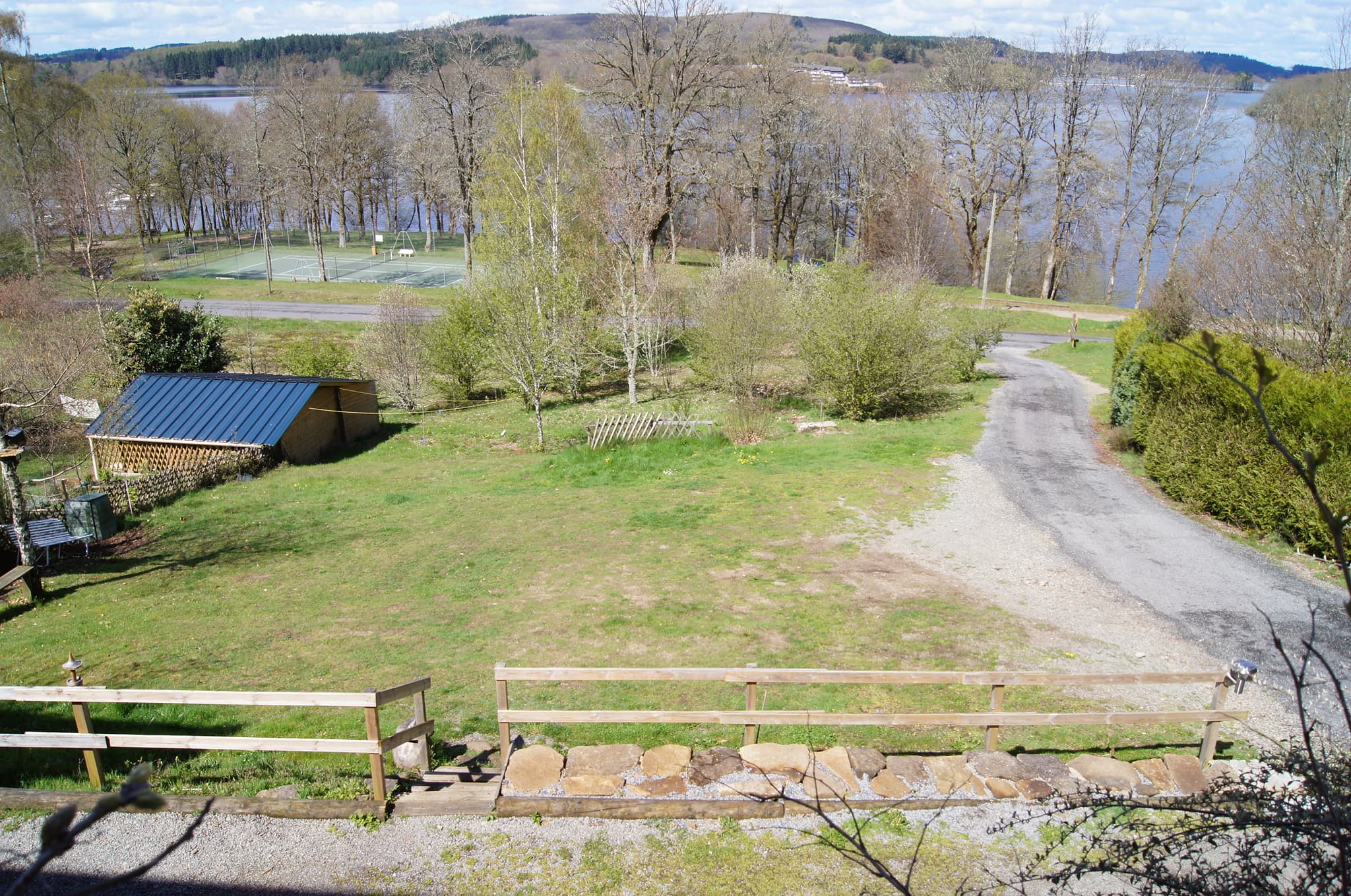 terrain sous le gite