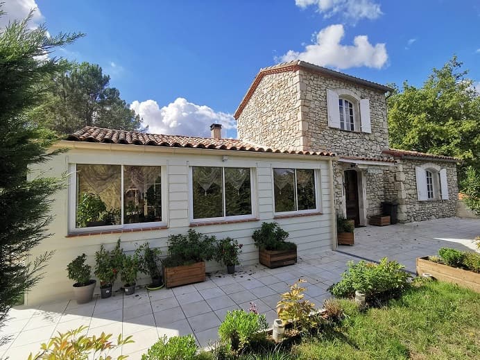 HLOAQU047V50IRQN_Fumel_Domaine des 3 cyprès_extérieur2