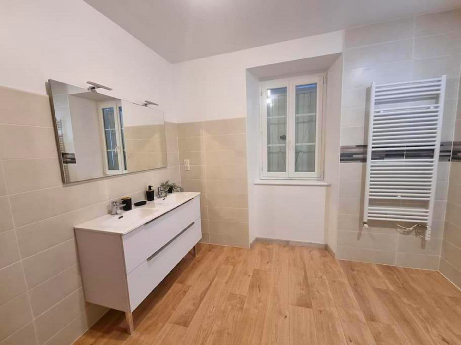 Maison Lou Milhoc sdb