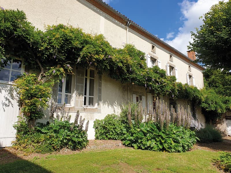 Maison Mercredi facade