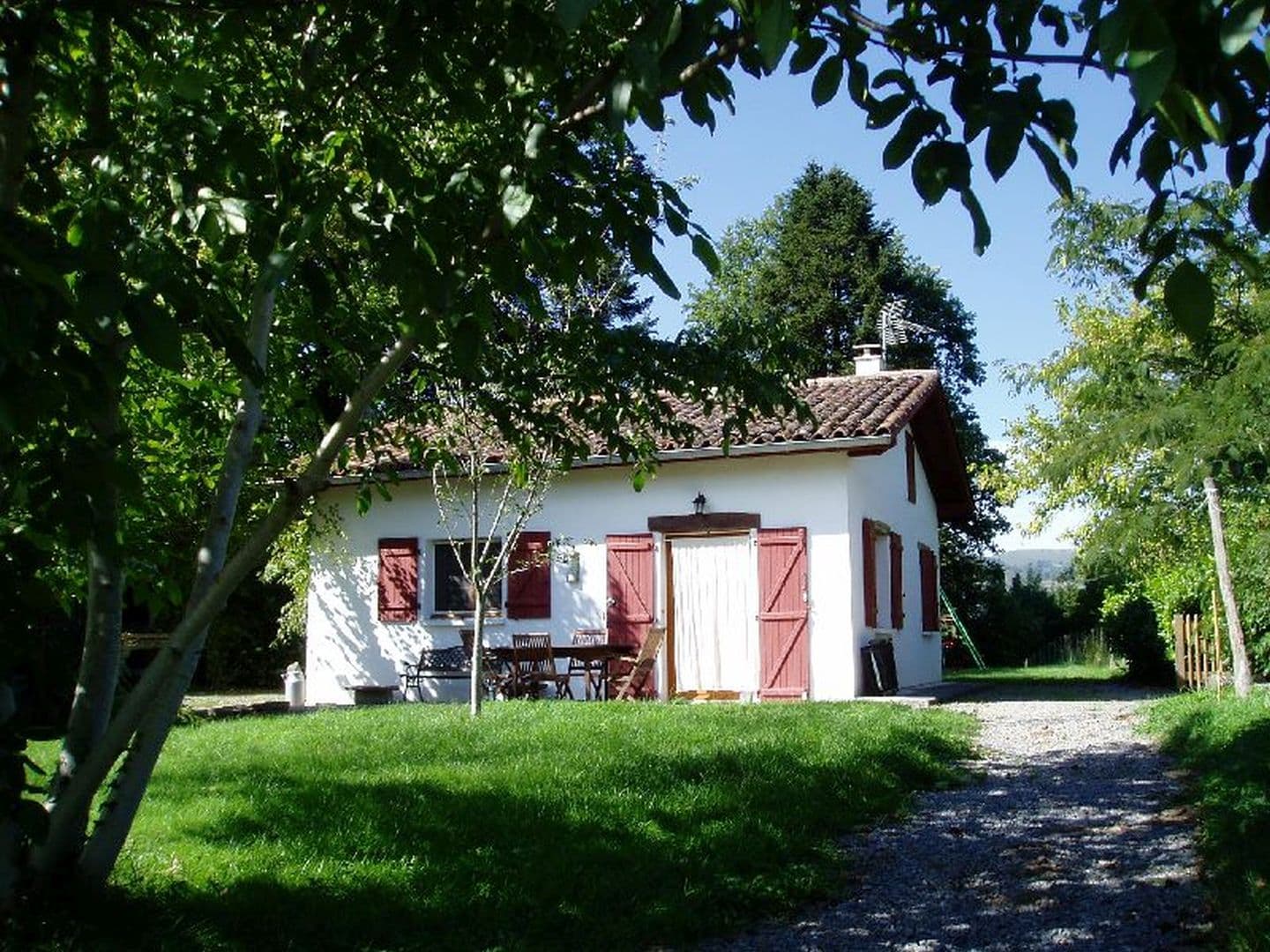 Maisonnette-camino-façade-st jean le vieux