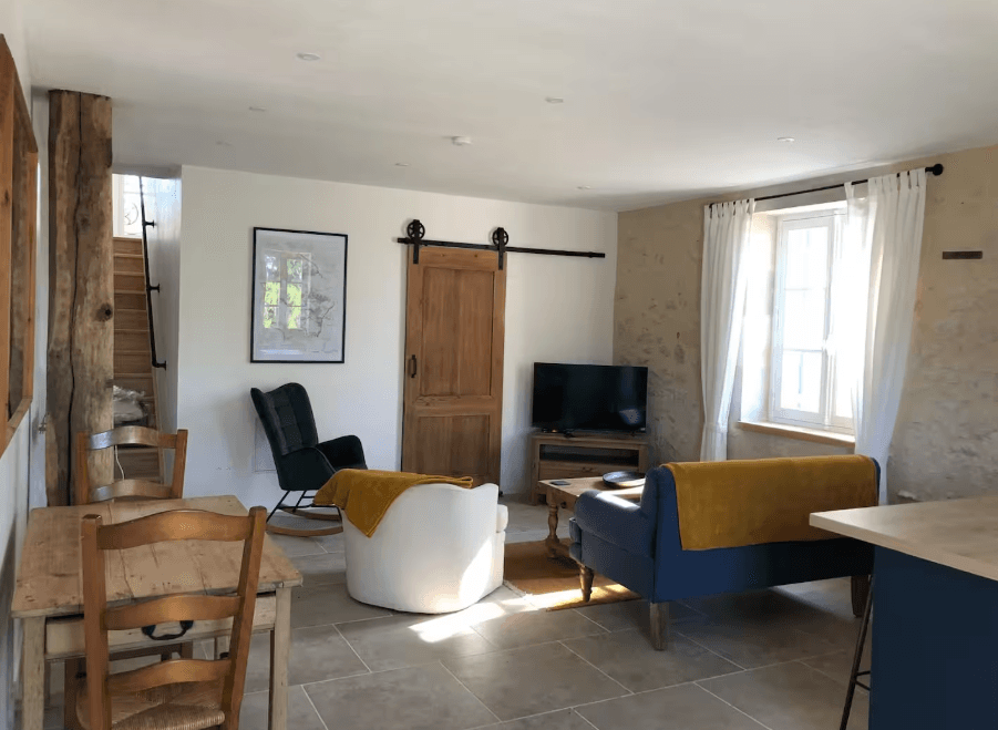 Maisonnette couronneaux Stoss Ste Colombe salon